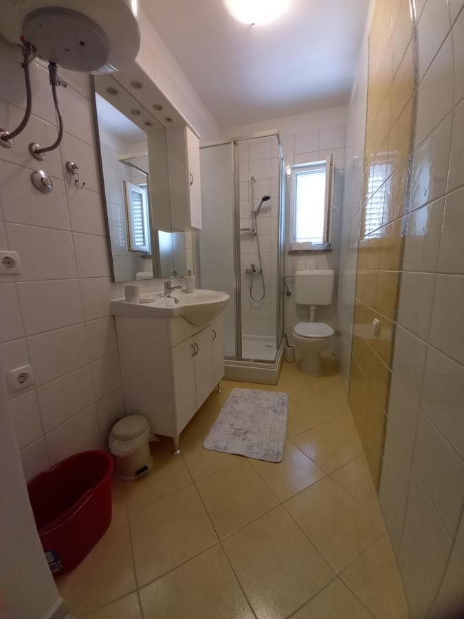 Apartmani Dijana Palit Exterior photo