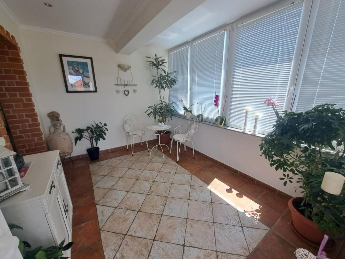 Apartmani Dijana Palit Exterior photo