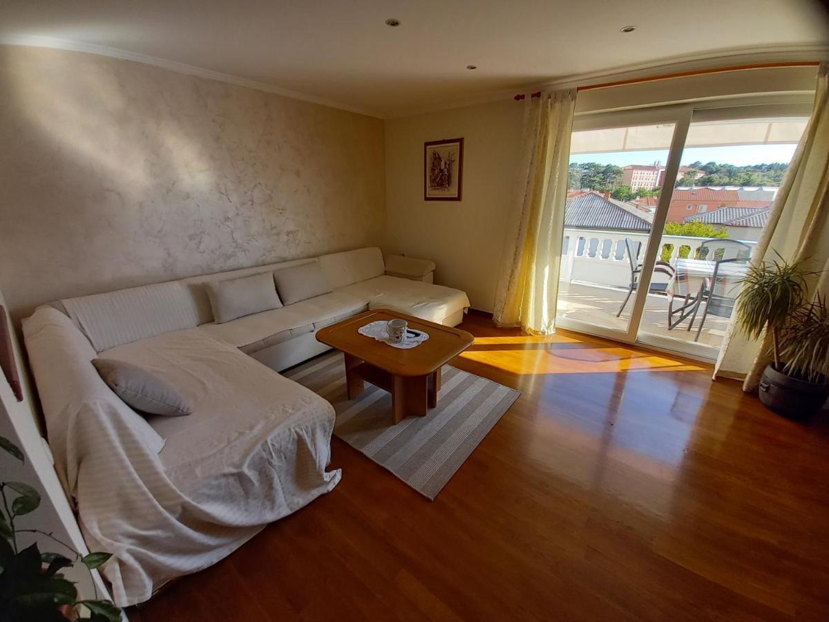 Apartmani Dijana Palit Exterior photo